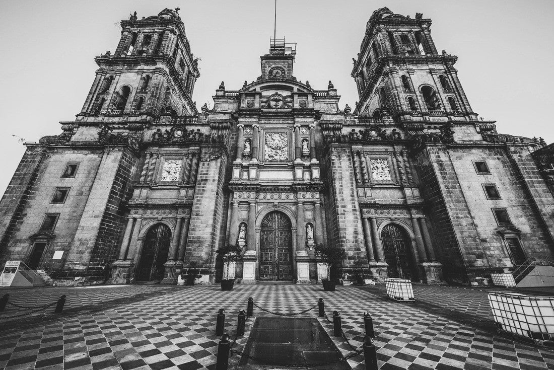 Cathedral in Mexico City 2000pc PuzzleBlack and White