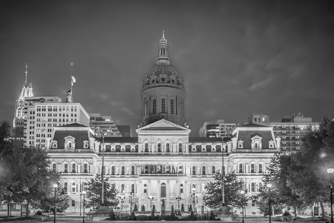 City Hall at night, in downtown Baltimore, Maryland 2000pc PuzzleBlack and White