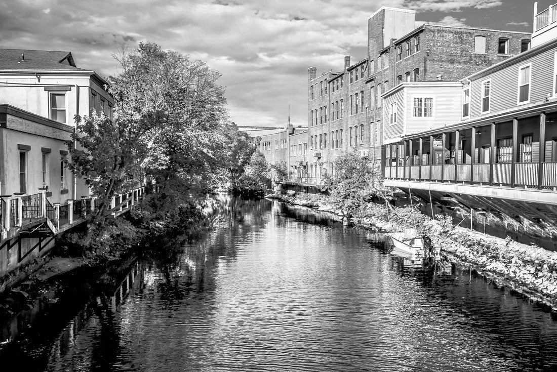 Westerly is a town on the southwestern shoreline of Washington County, Rhode Island 2000pc PuzzleBlack and White