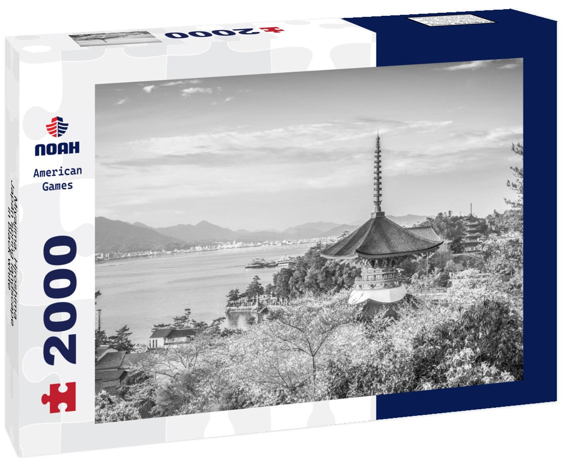 Miyajima, Hiroshima, Japan spring landscape 2000pc PuzzleBlack and White