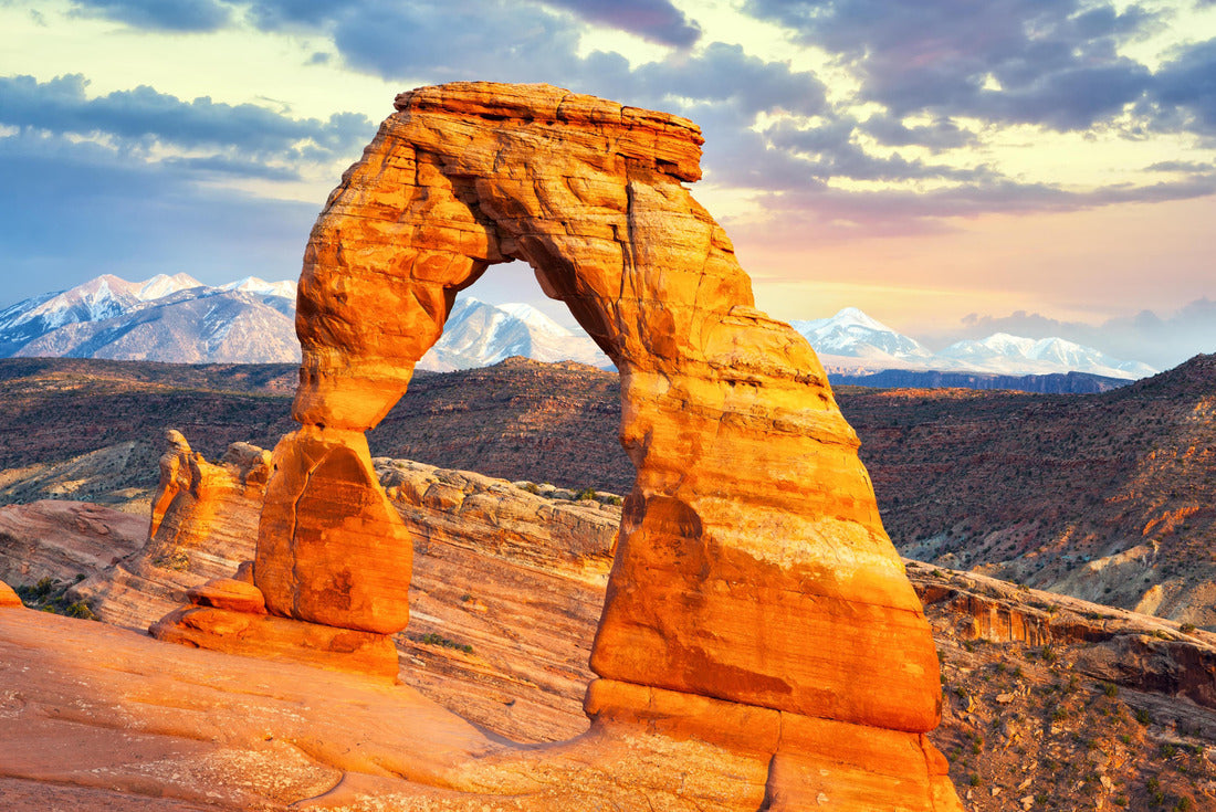 Noah Jigsaw Puzzle Delicate Arch at sunset, Arches National Park, Utah, United States 2000 pieces