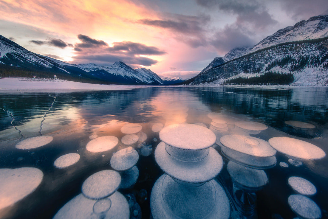 Surface of winter ice on Spray Lake in Alberta, Canada 2000pc Puzzle