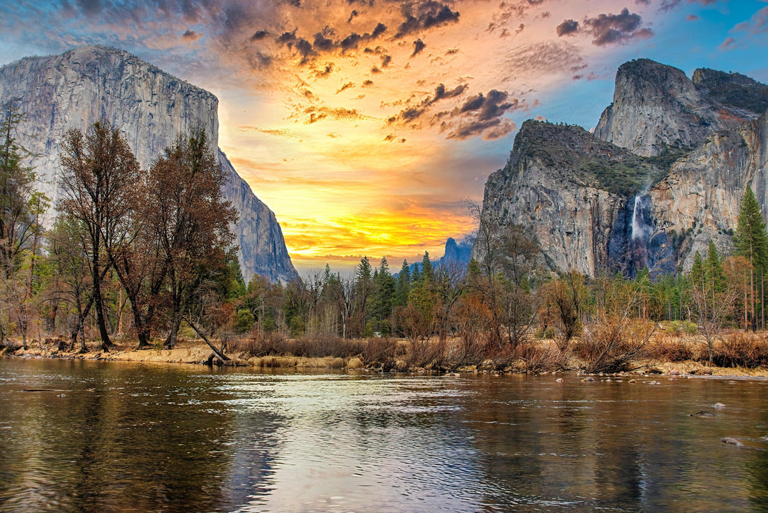 Scenic famous Yosemite Valley with El Capitan rock climbing summit and idyllic Merced river on a beautiful day with blue sky in summer, Yosemite National Park, California, USA 2000pc Puzzle