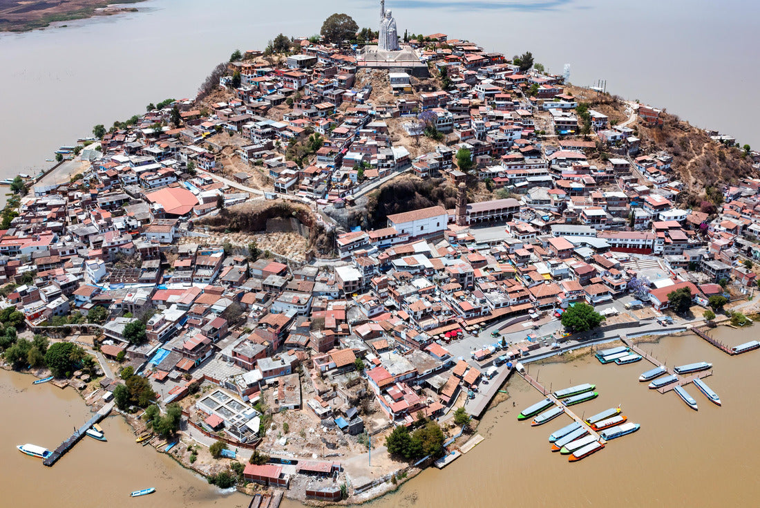 Isla de Janitzio is the largest island in Lake Pátzcuaro in the state of Michoacán, Mexico 2000pc Puzzle