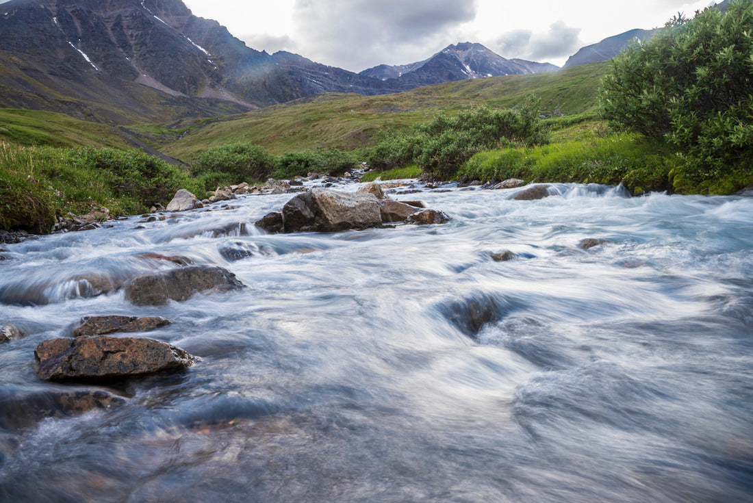 A stream flowing in the summer time in Gates of the Arctic National Park (Alaska), the least visited national park in the United States 2000pc Puzzle