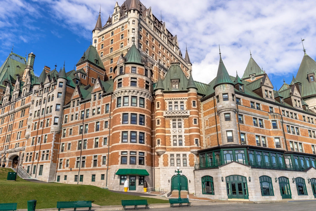 Famous Chateau Frontenac in the historic center of Quebec on Dufferin Terrace Promenade with scenic views and landscapes of the Saint Lawrence River 2000pc Puzzle
