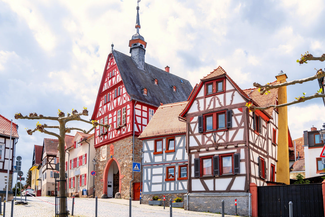 Historical city hall, in Oberursel, Taunus, Hessen, Germany 2000pc Puzzle