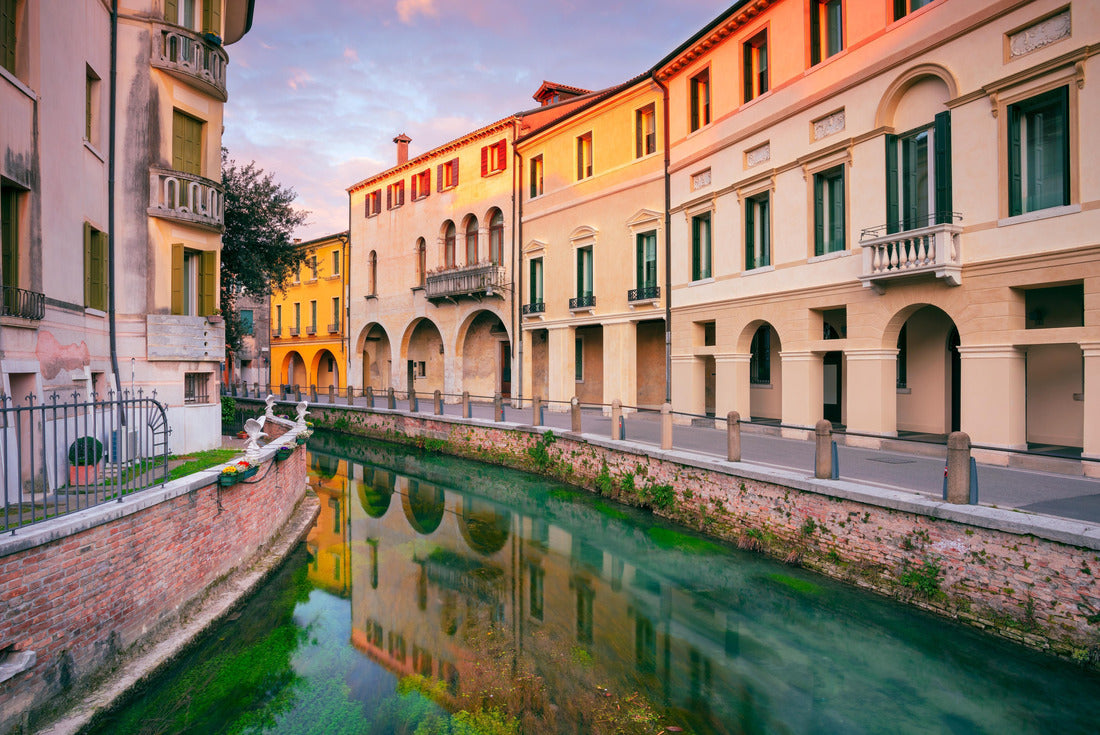 Treviso, Italy. Cityscape of the historic center of Treviso, Italy at sunrise 2000pc Puzzle