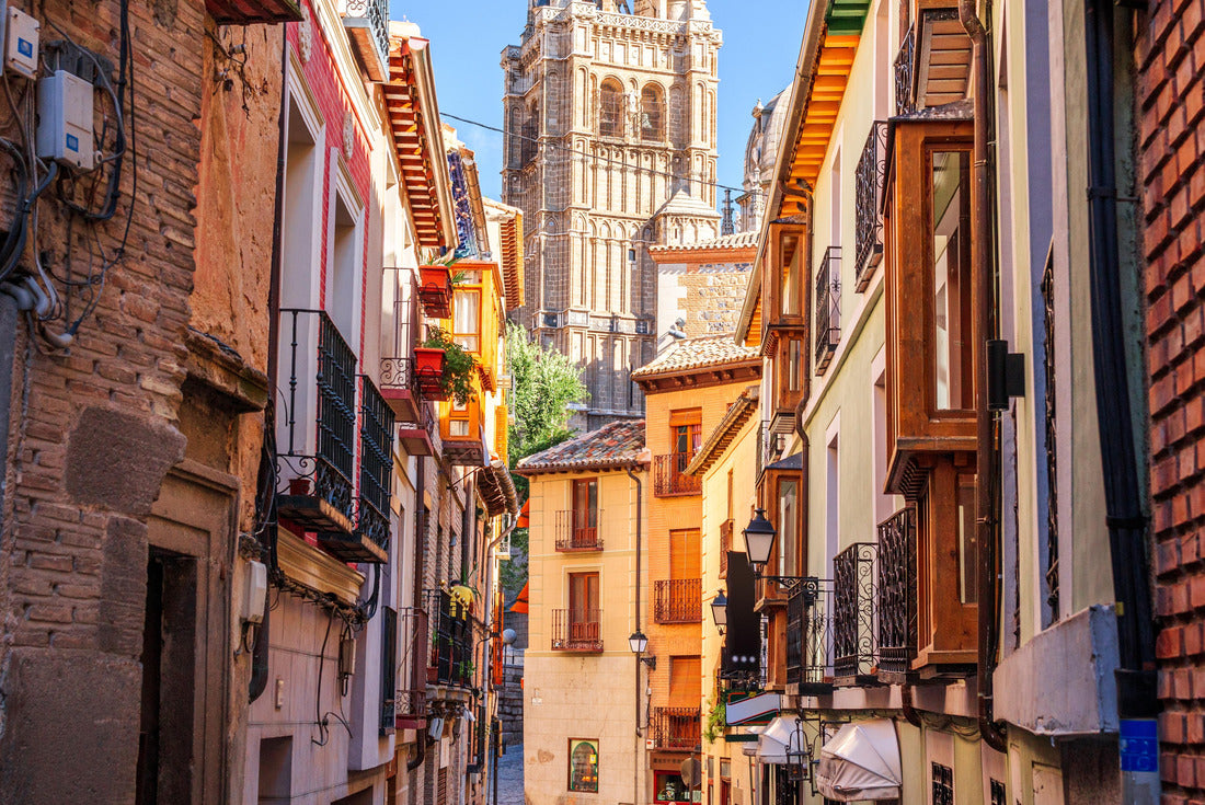 Toledo, Spain alleyway towards Toledo Cathedral in the afternoon 2000pc Puzzle