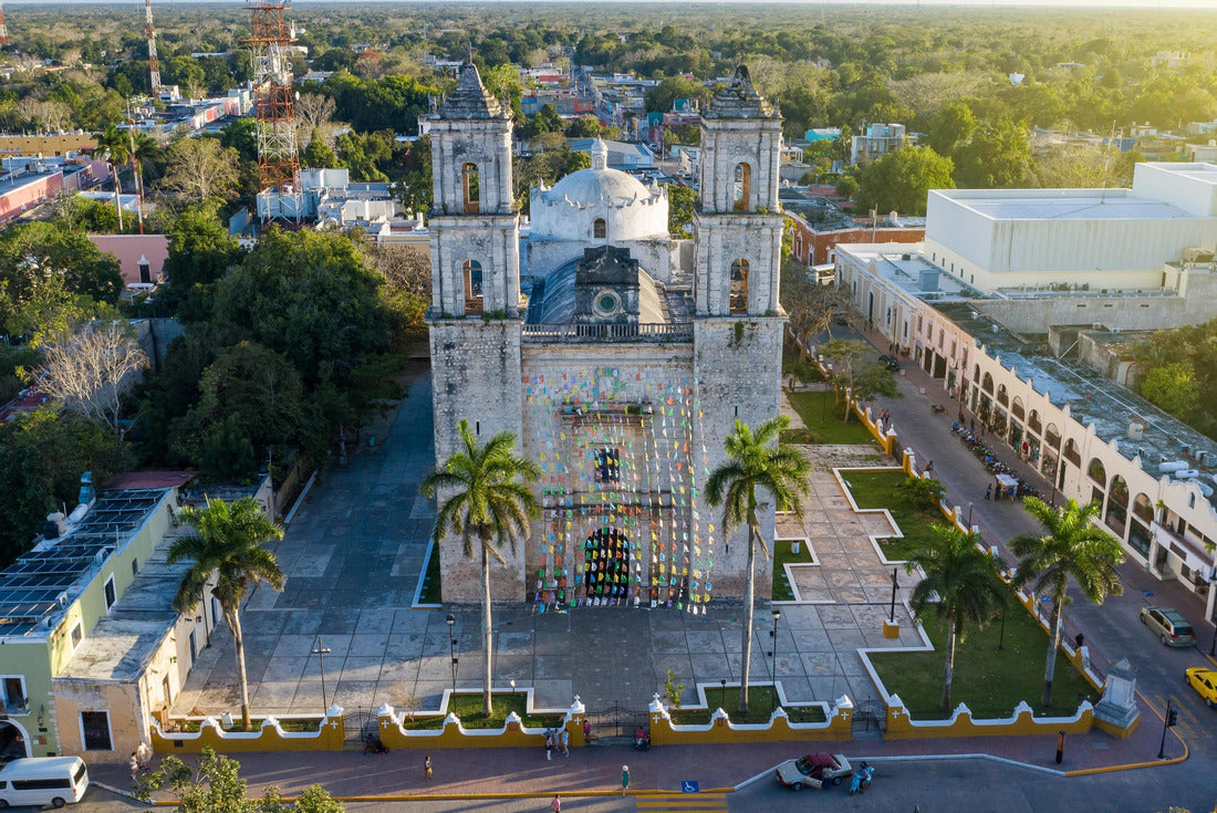 Iglesia de San Servacio cathedral in Valladolid Mexico. Main square of the city. Symmetrical aerial view, camera zooms in on the cathedral between the towers. Valladolid Mexico 2000pc Puzzle