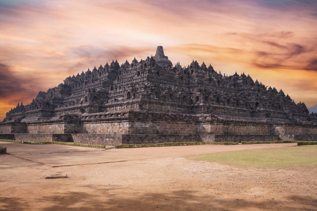Front view of Borobudur Anicent Buddhist Temple of Yogyakarta, Java Island, Indonesia. Oldest Buddhist temple in the morning. World Heritage, UNESCO 2000pc Puzzle