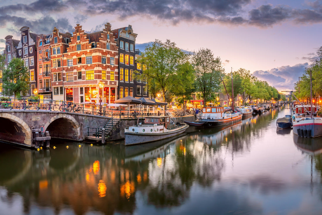 Amsterdam. the city center of Amsterdam. Traditional houses and bridges of Amsterdam 2000pc Puzzle