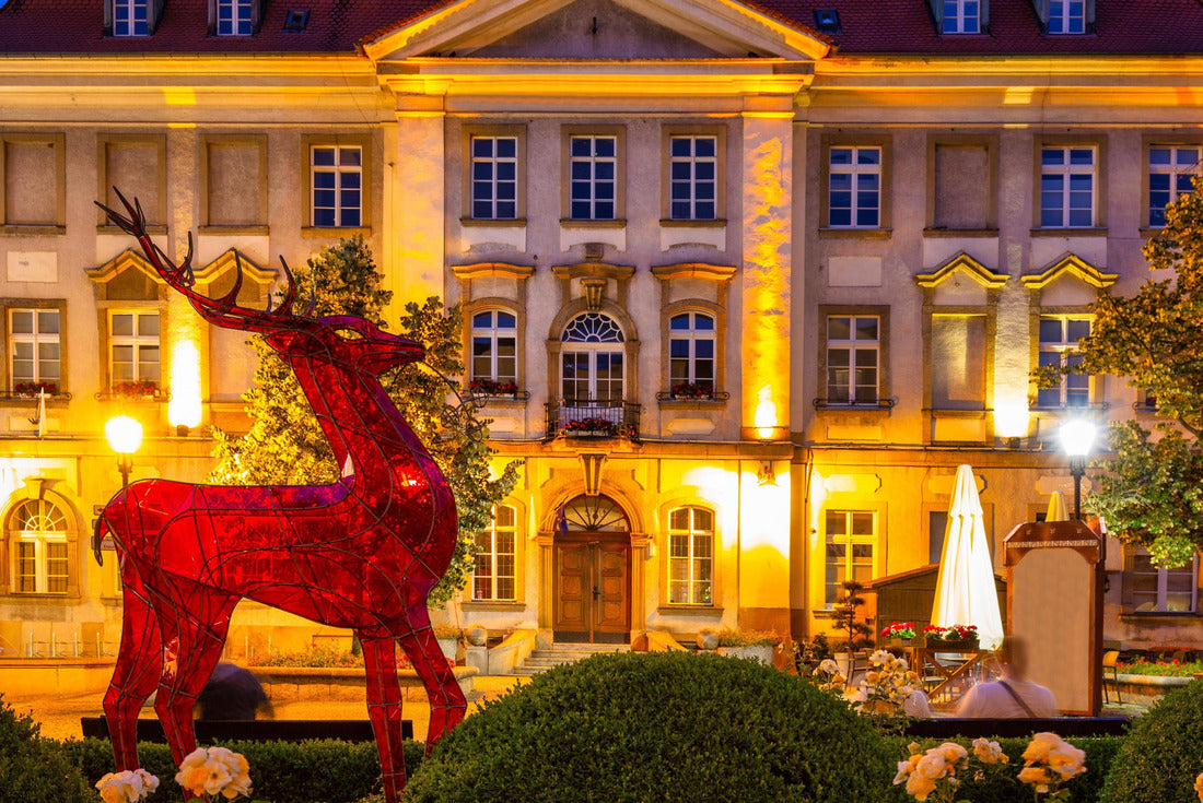 A deer as a symbol of the city of Jelenia Gora at the town hall square at dusk. Poland 2000pc Puzzle