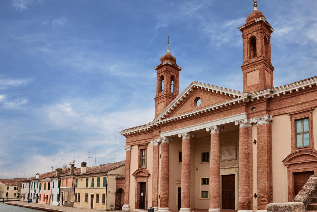 Comacchio, Ferrara, Emilia Romagna, Italy: the ancient hospital Ospedale degli Infermi with church in neoclassical architecture 2000pc Puzzle