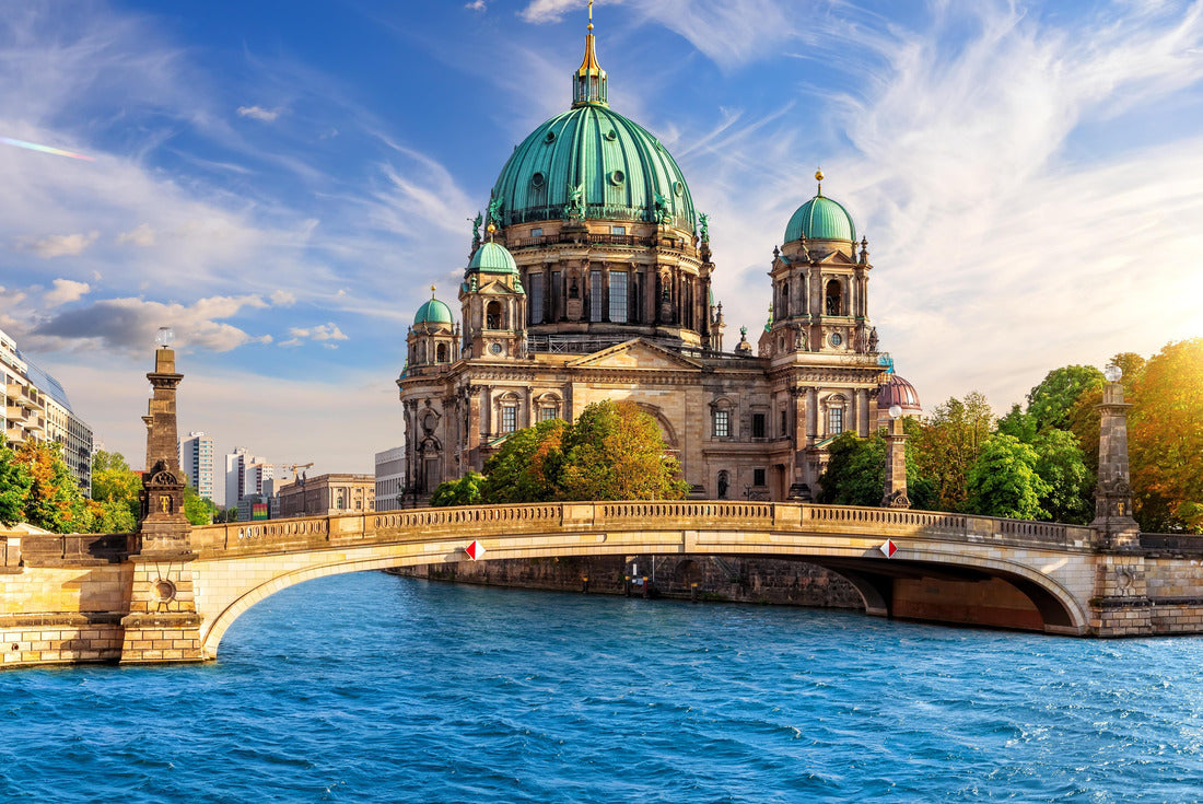 Attractive cathedral or Berliner Dom on Museum Island above the Spree, Germany 2000pc Puzzle