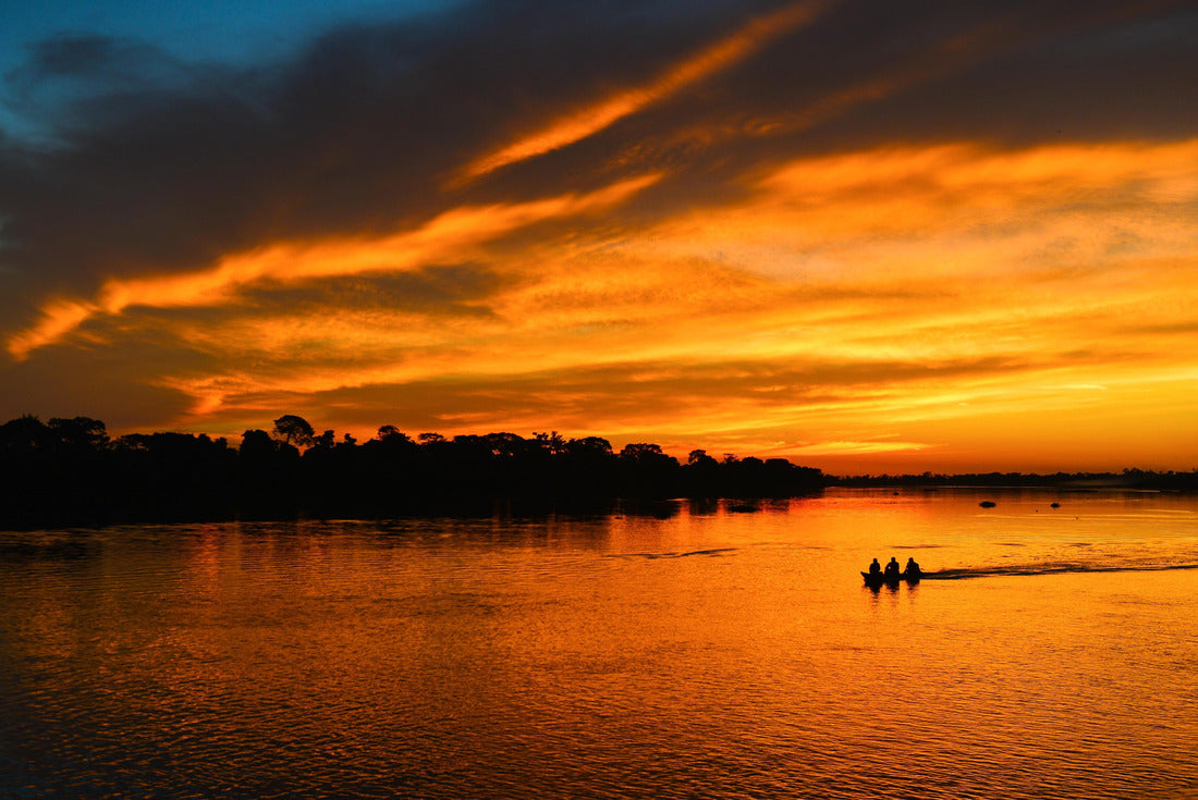 The silhouette of a small motorized canoe on the Guaporé River - Itenez at sunset, village of Ricardo Franco, Indigenous Land Vale do Guaporé, Rondonia, Brazil, on the border with Bolivia 2000pc Puzzle