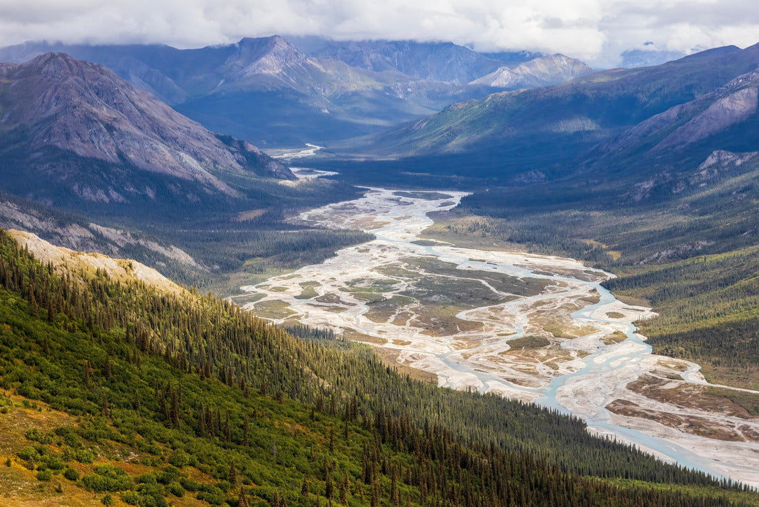 Beautiful landscape view of Gates of the Arctic National Park in northern Alaska 2000pc Puzzle
