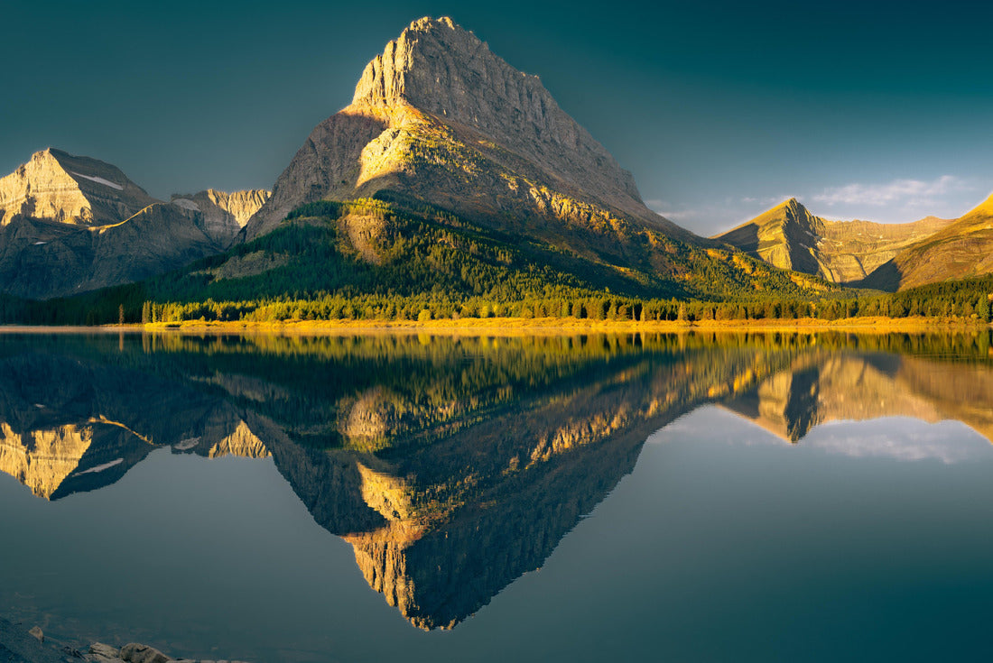 Glacier National Park is a 1,583-sq.-mi. wilderness area in Montana's Rocky Mountains, with glacier-carved peaks and valleys running to the Canadian border 2000pc Puzzle