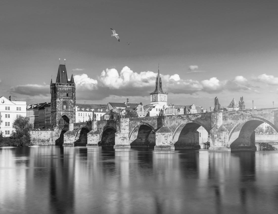 Noah Jigsaw Puzzle Epic Autumn Wide Panoramic View of Lake Willoughby from Mount Pisgah Vermont, USA. Fall Foliage Peak Colors Forests Around Beautiful Blue Waters in black white 1000 pieces