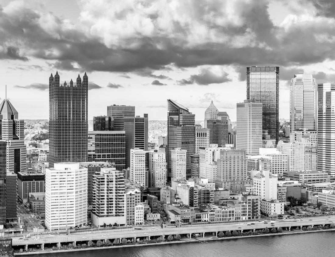 Noah Jigsaw Puzzle Scenic mountain landscape in Virginia in black white 1000 pieces