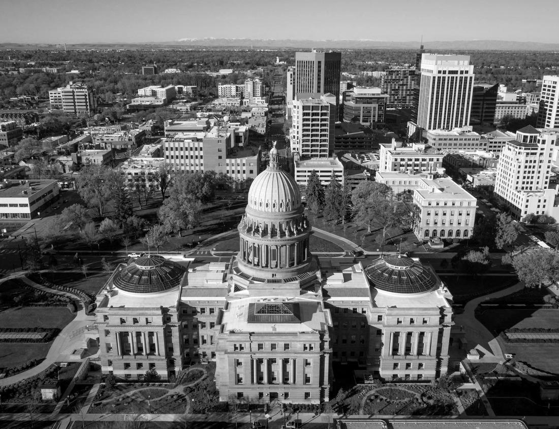Noah Jigsaw Puzzle waterfall named Lilly falls, Madagascar in black white 1000 pieces