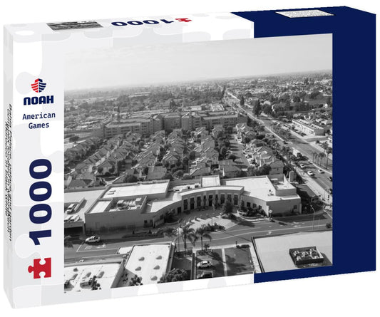 Noah Jigsaw Puzzle Bahia Palace, palace and garden complex located in Marrakech, Morocco in black white 1000 pieces