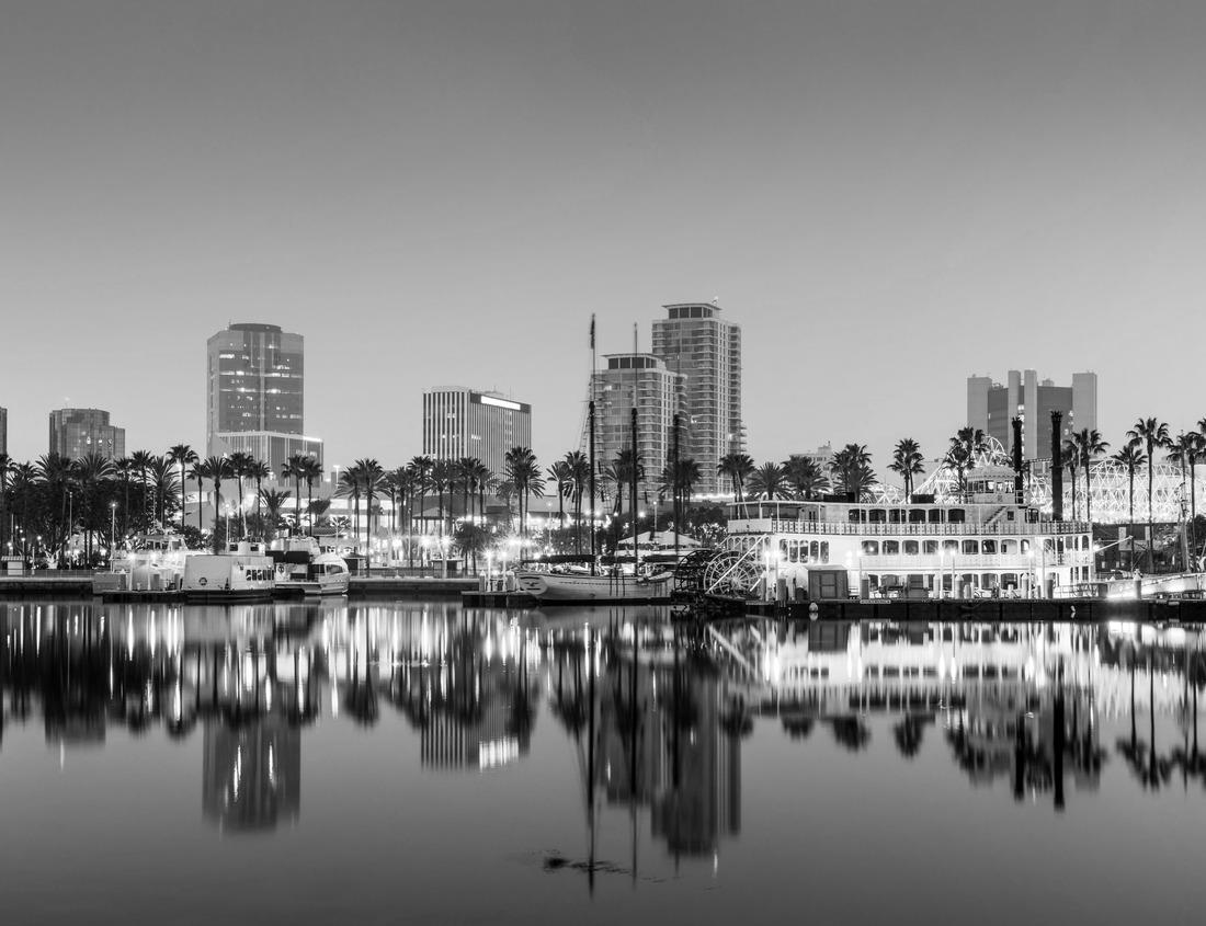 Noah Jigsaw Puzzle Old city of Enkhuizen, Netherlands in black white 1000 pieces