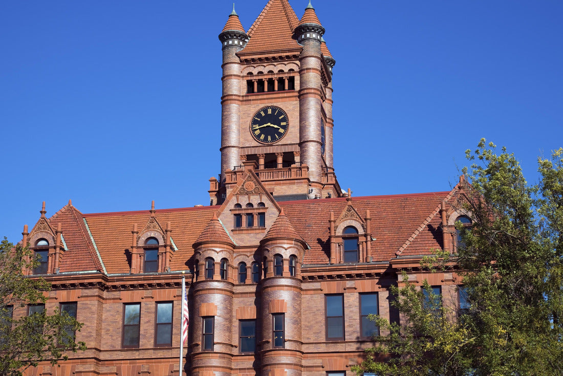 Historic, courthouse in Wheaton, Illinois 2000pc Puzzle