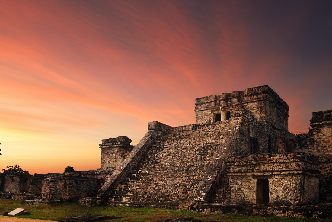 Castillo fortress at sunset in the ancient Mayan city of Tulum, Mexico 2000pc Puzzle