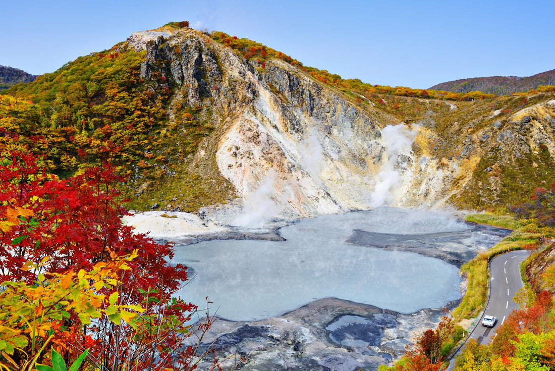Noah Jigsaw Puzzle Mt. Hiyori Rises above Oyunuma Lake in Hell Valley, Noboribetsu, Hokkaido, Japan 2000 pieces