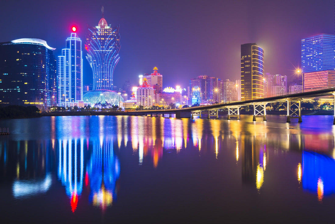 Macau, China skyline at the high rise casino resorts 2000pc Puzzle