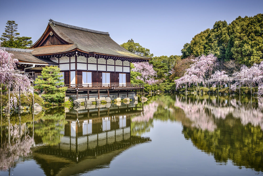 Kyoto, Japan gardens at Heian Shrine in the spring season 2000pc Puzzle