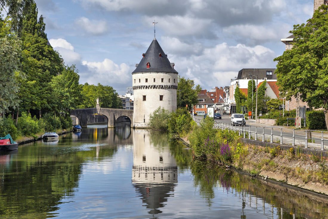 Noah Jigsaw Puzzle Medieval Broultowers - the well-known landmark of the city of Kortrijk, Belgium 2000 pieces