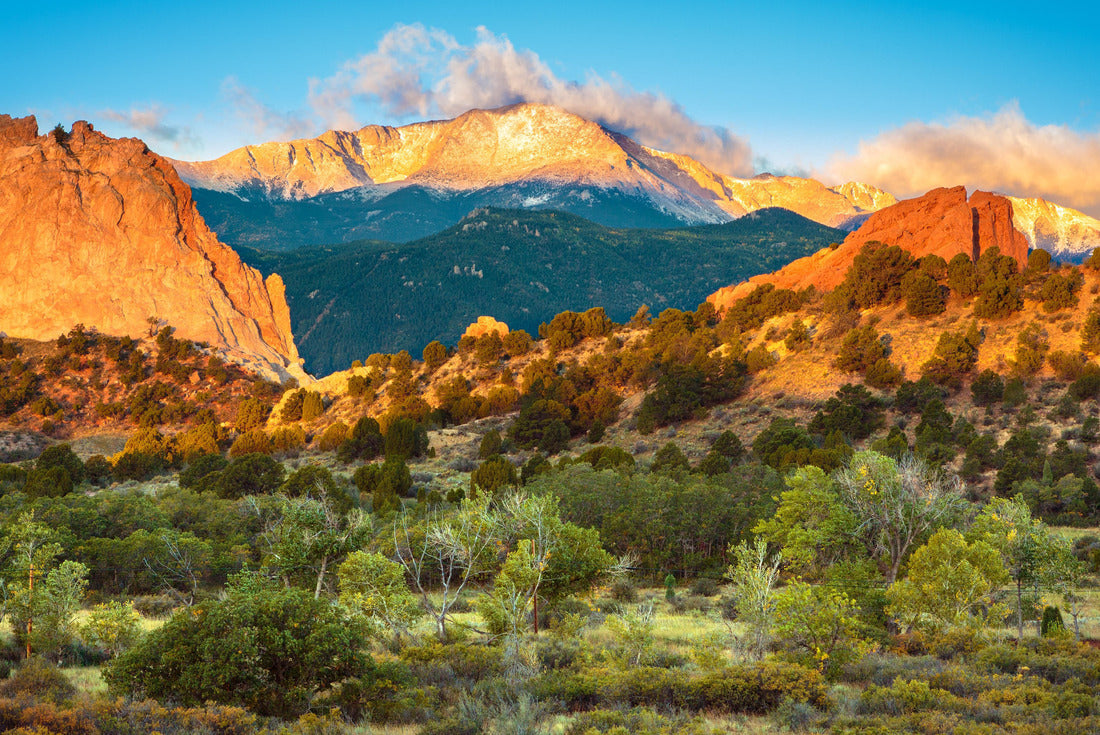 Sunrise with a view of the Garden of the Gods and Pike's Peak in Colorado Springs, Colorado 2000pc Puzzle