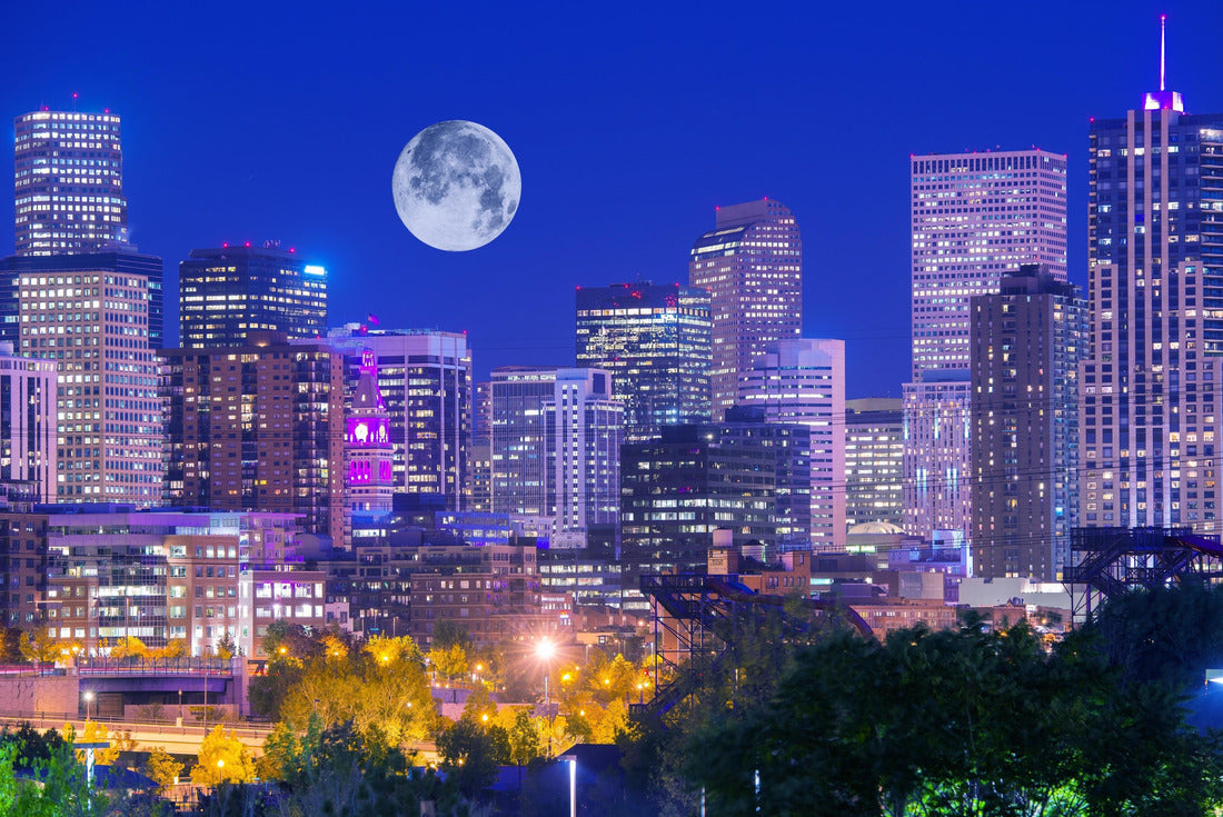 Denver Colorado by night. Denver Downtown Skyline and the full moon on Clear Sky 2000pc Puzzle