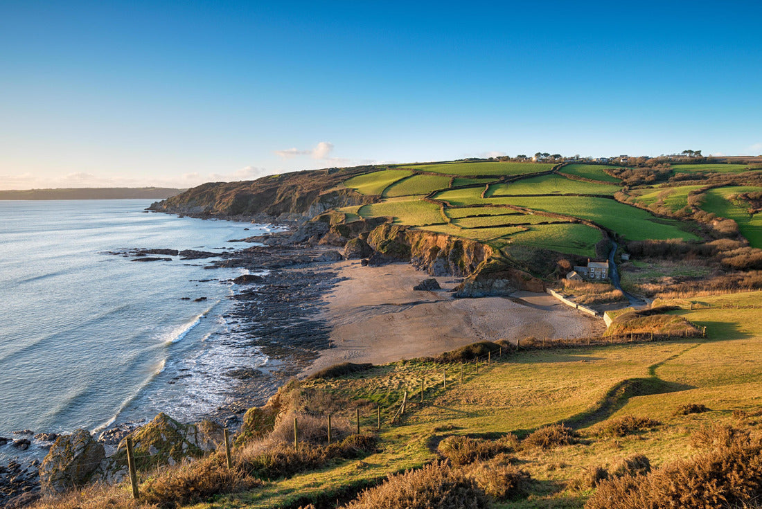 Walking along the South West Coastal Path, which descends from Dodman to Hemmick Beach on the south coast of Cornwall 2000pc Puzzle