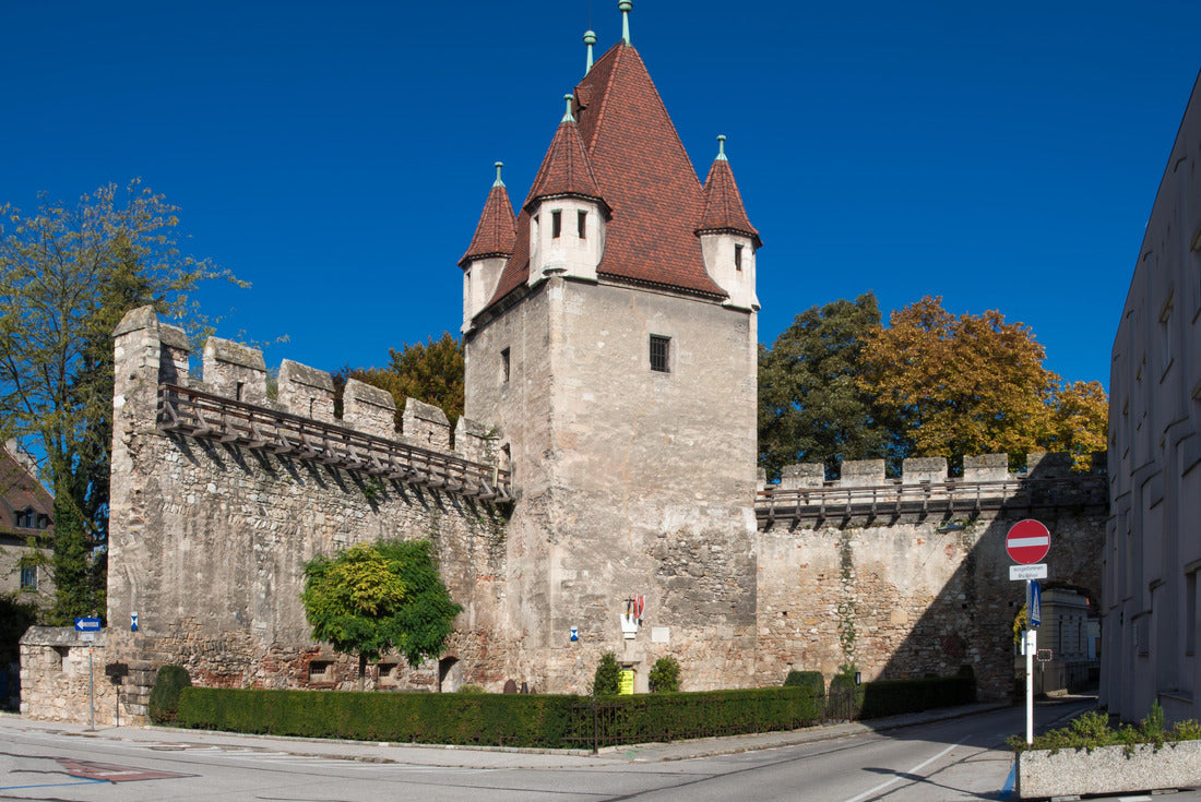 The “Reckturm” (meaning the “Tower of Tortures”) is a medieval tower from the early 13th century in the city of Wiener Neustadt in Austria 2000pc Puzzle