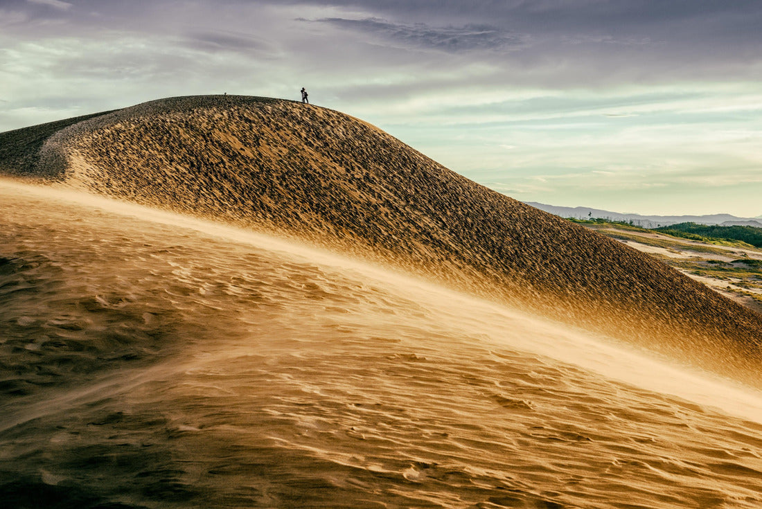 Sand dunes at Tottori, Japan along the Sea of Japan 2000pc Puzzle