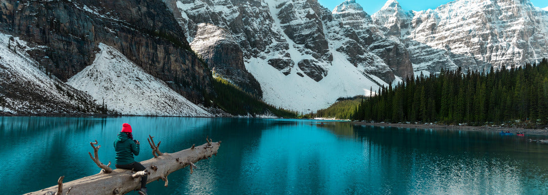 Noah Jigsaw Puzzle Beautiful turquoise water, Moraine Lake with snow-capped Rocky Mountains in Banff National Park, Alberta, Canada panorama 1000 pieces
