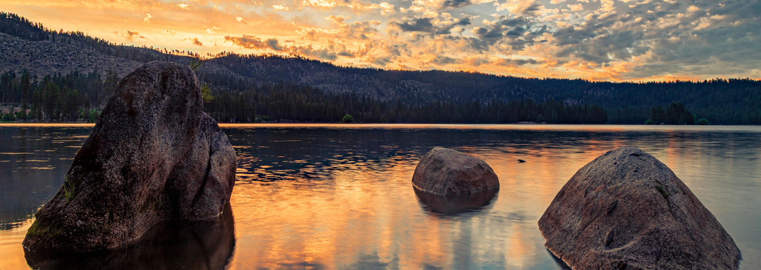 Noah Jigsaw Puzzle Serene sunrise over rocks in Antelope Lake, a beautiful alpine reservoir in Plumas County, Northern California, USA panorama 1000 pieces
