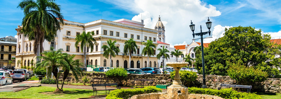 Noah Jigsaw Puzzle National Theater of Panama in Casco Antiguo, Panama City panorama 1000 pieces