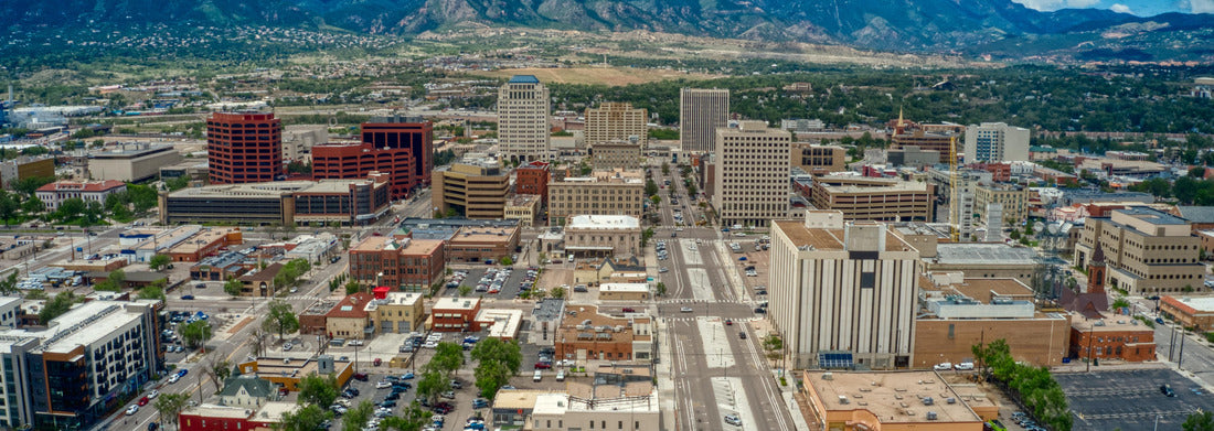 Noah Jigsaw Puzzle Downtown Colorado Springs with Rocky Mountains and Pike's Peak panorama 1000 pieces