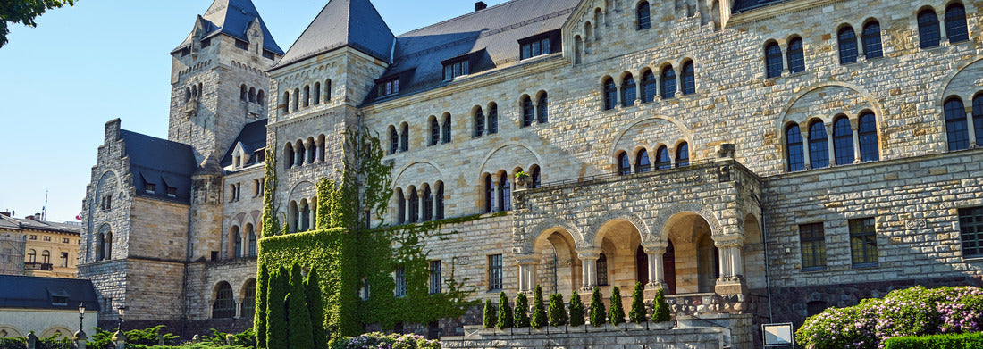 Noah Jigsaw Puzzle A historic stone castle with a garden in Poznan panorama 1000 pieces