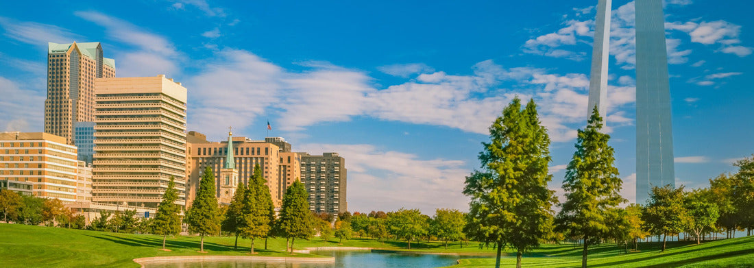 Noah Jigsaw Puzzle Saint Louis' skyline and the Arch are warm in the dusk lighting in the Gateway Arch National Park panorama 1000 pieces