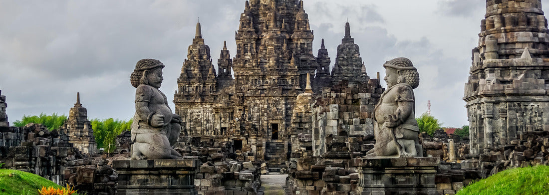 Noah Jigsaw Puzzle Prambanan - a huge complex of Hindu temples in Indonesia panorama 1000 pieces