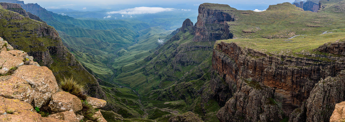 Noah Jigsaw Puzzle The Drakensberg is the eastern portion of the Great Escarpment, which encloses the central Southern African plateau panorama 1000 pieces