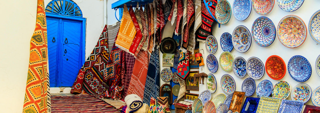 Noah Jigsaw Puzzle Souvenirs and carpets at the Tunisian market, Sidi Bou Said, Tunisia panorama 1000 pieces