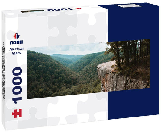 Noah Jigsaw Puzzle Bluff lines and rock formations on the Hawksbill Crag hiking trail; near Fayetteville, Arkansas panorama 1000 pieces