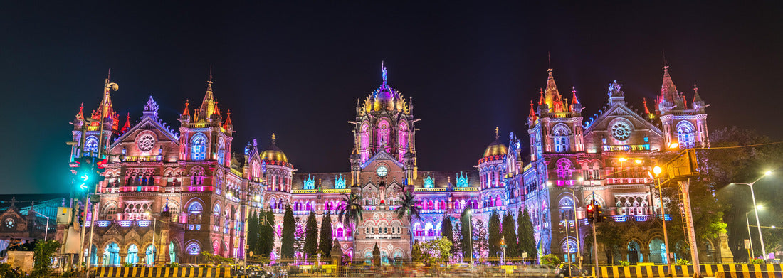 Noah Jigsaw Puzzle Chhatrapati Shivaji Maharaj Terminus, a UNESCO world heritage site in Mumbai - Maharashtra, India panorama 1000 pieces