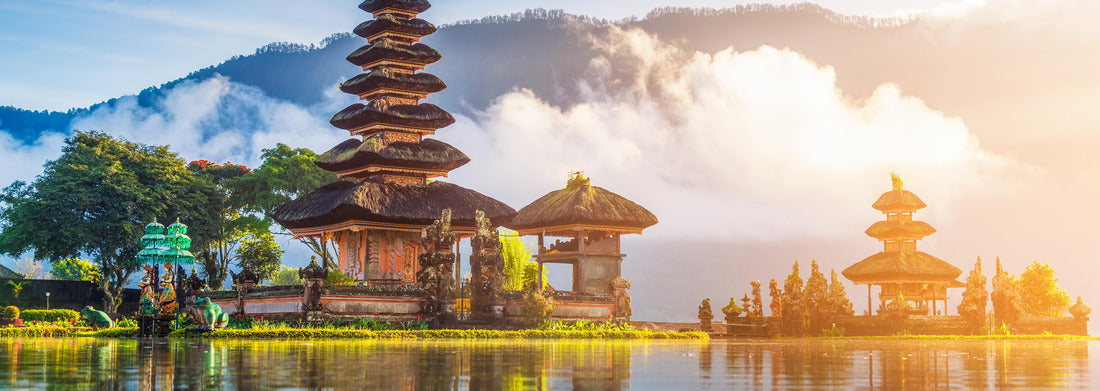 Noah Jigsaw Puzzle Beautiful landmark, pura ulun danu bratan temple in Bali, indonesia on sunrise panorama 1000 pieces